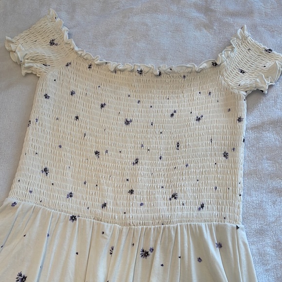 Smocked floral romper - Picture 2 of 4